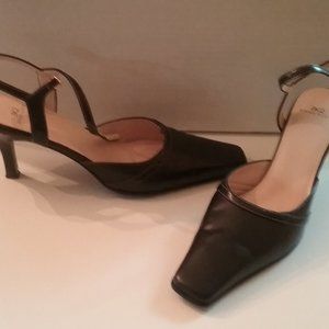 Anne Klein2 Black Pumps